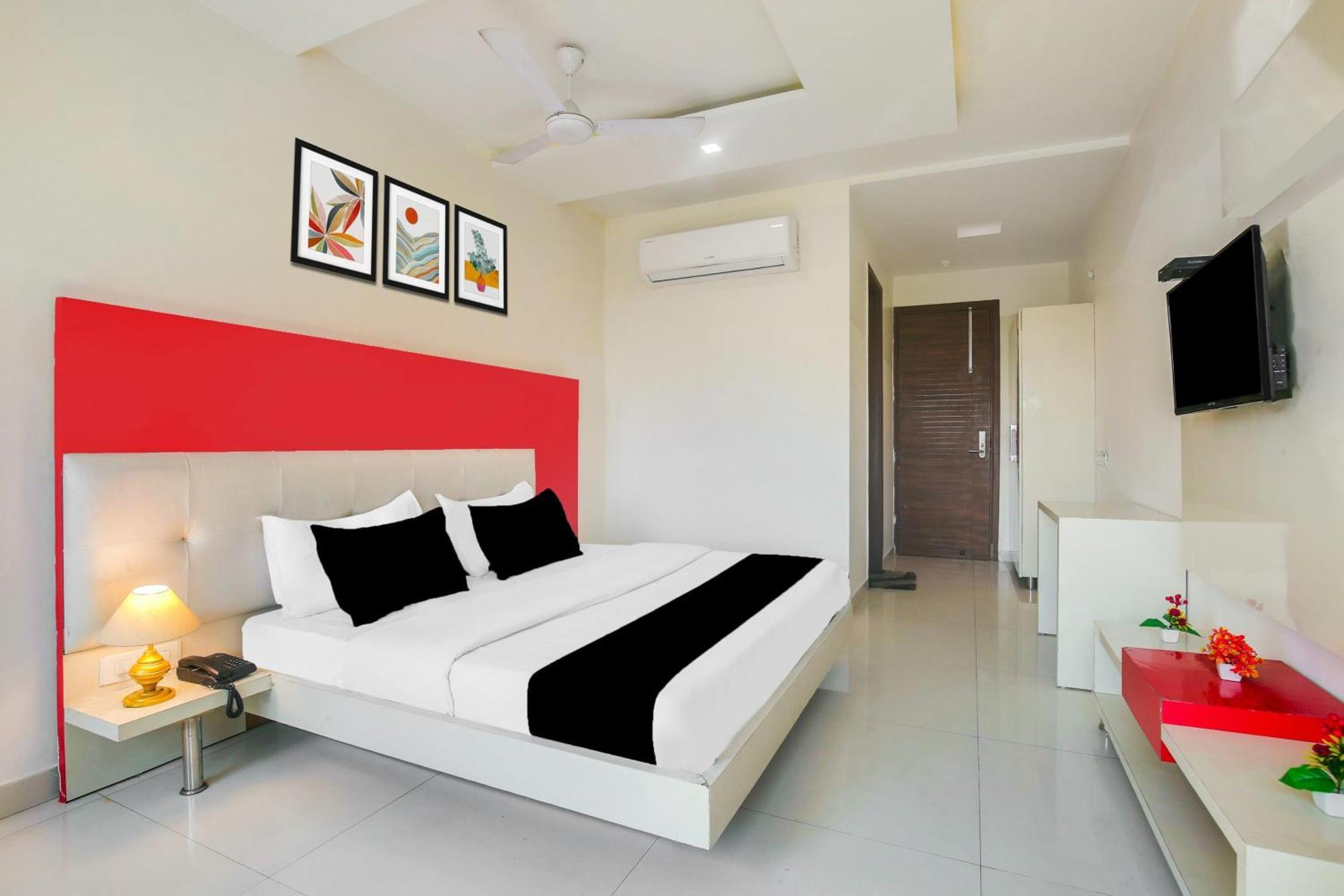 Отель Super Collection O Amritsar Near Railway Station Экстерьер фото
